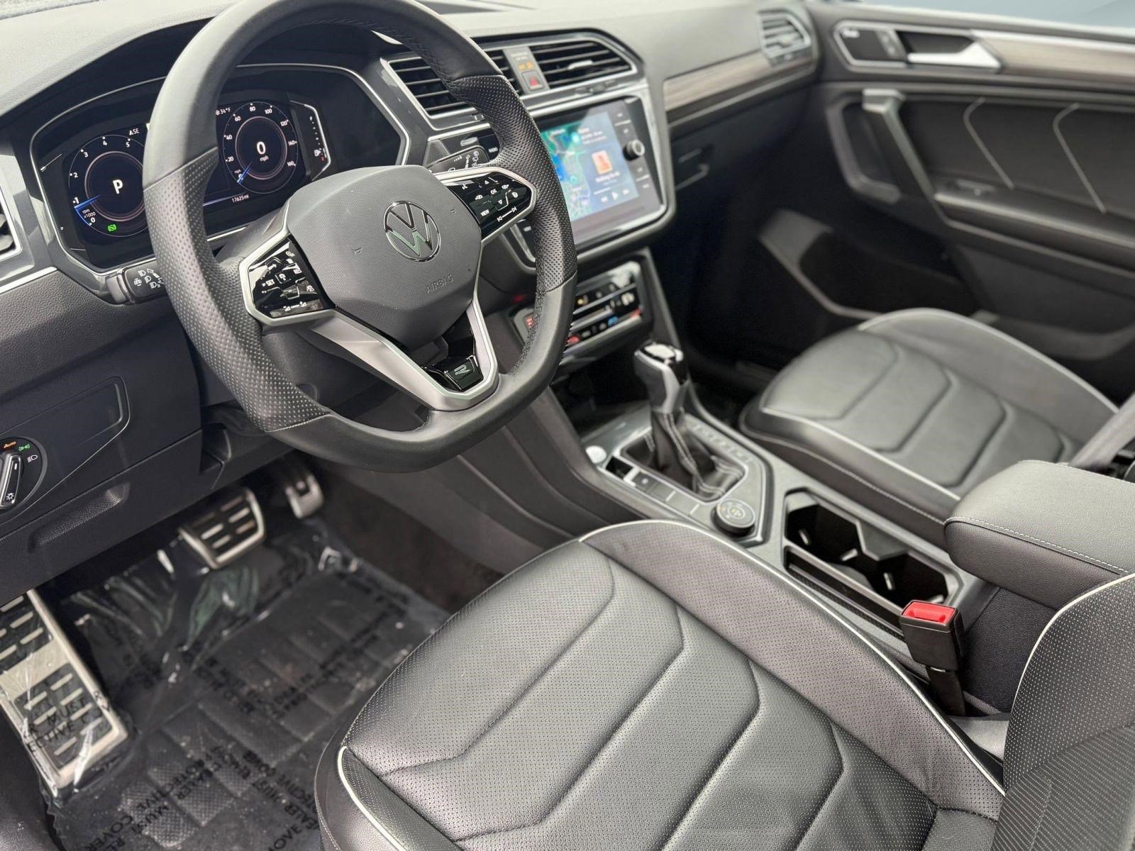 Used 2024 Volkswagen Tiguan SEL R-Line image 4