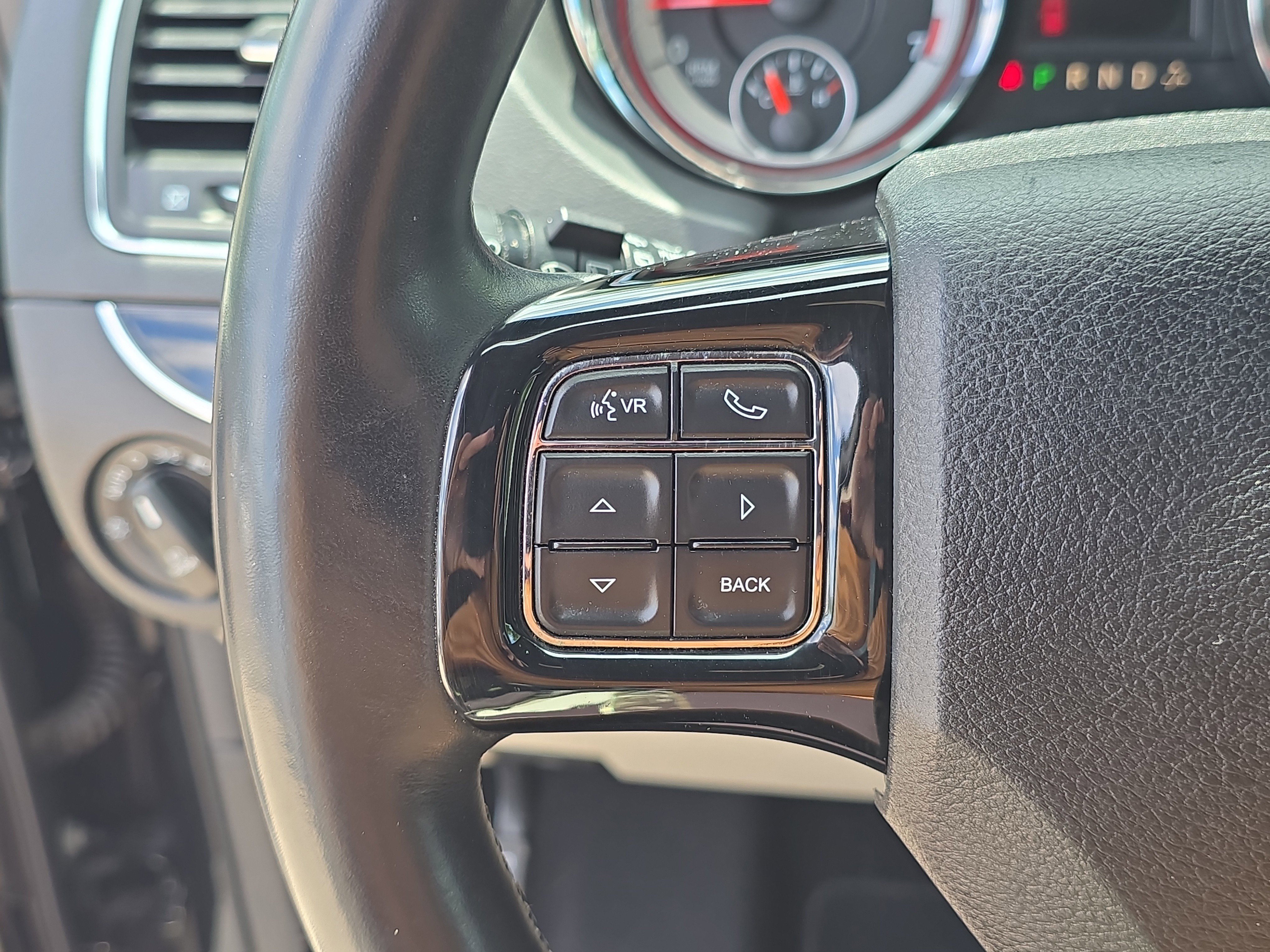 Used 2017 Dodge Grand Caravan SXT w/ Driver Convenience Group FWD image 31