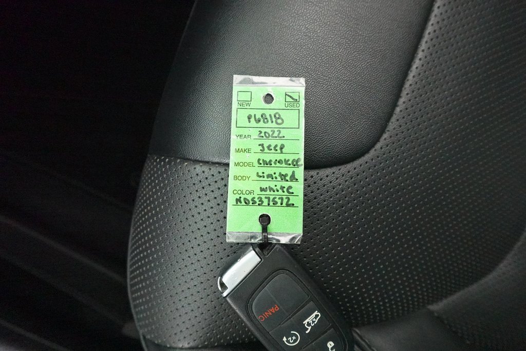 Used 2022 Jeep Cherokee Limited image 33