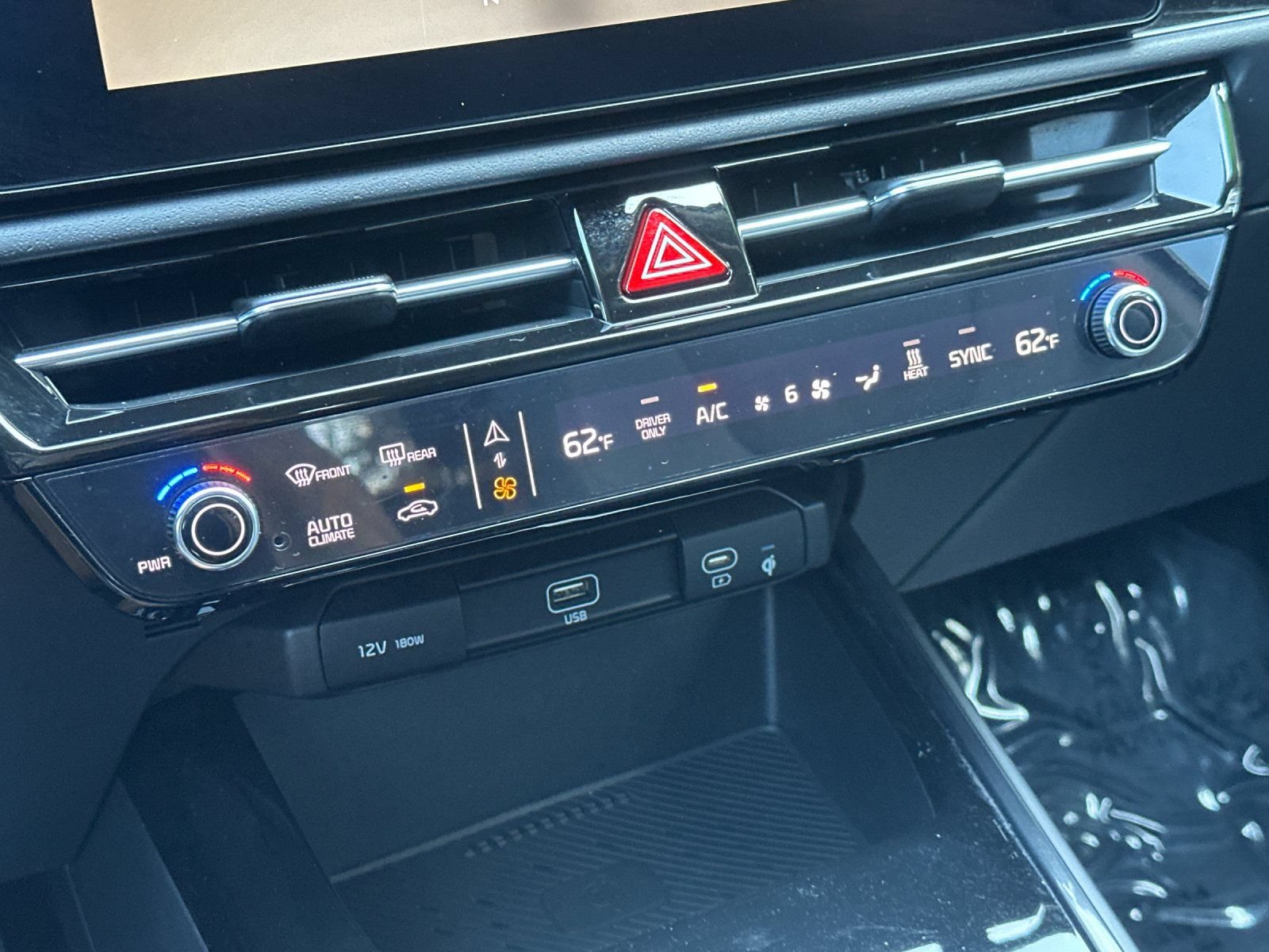 Certified 2024 Kia Niro Wind FWD image 21
