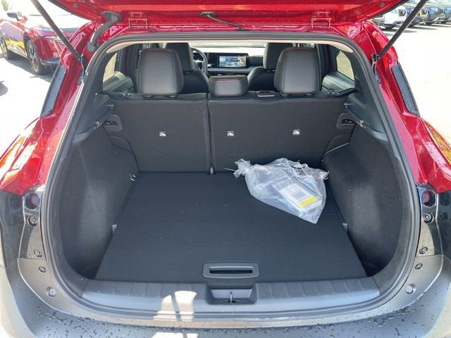 New 2025 Nissan Kicks SR image 11