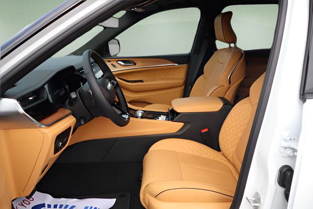 New 2026 Jeep Grand Cherokee Summit image 16