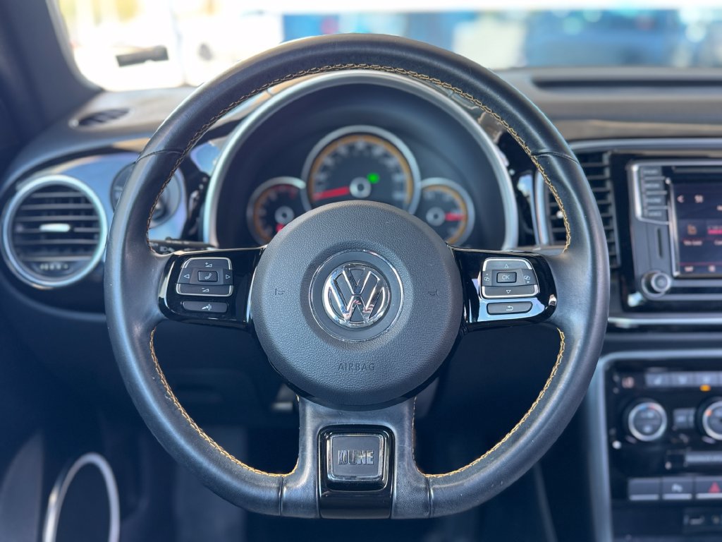 Used 2018 Volkswagen Beetle 2.0T Dune FWD image 13
