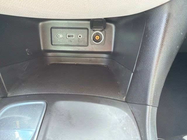 Used 2023 Chevrolet Equinox LS FWD image 24