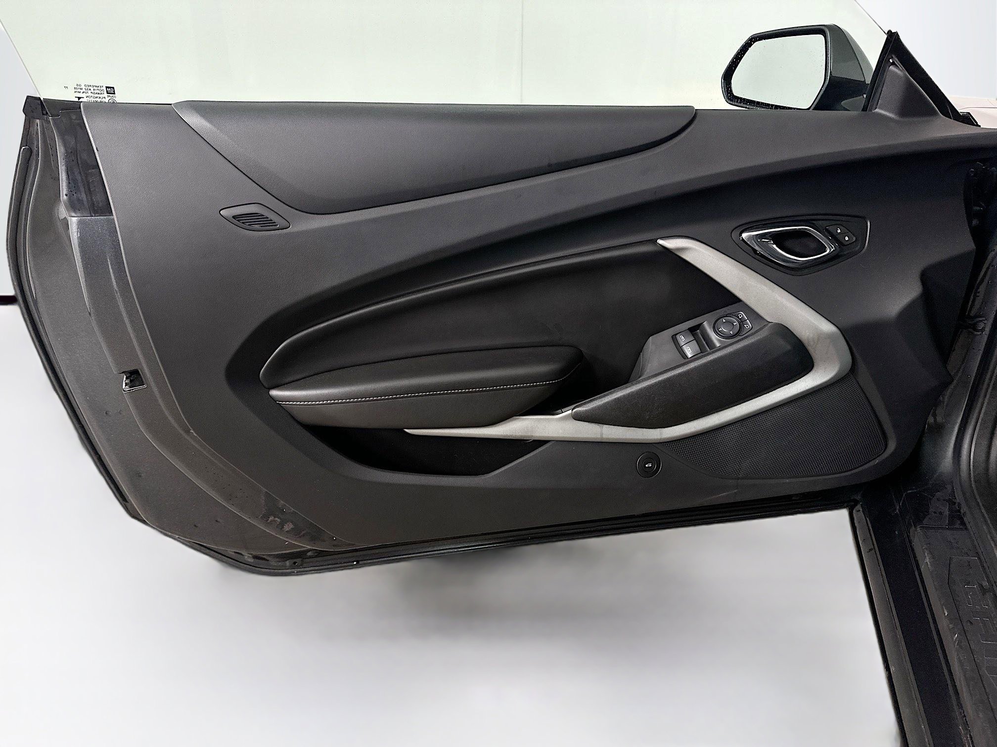 Used 2017 Chevrolet Camaro LT RWD image 24