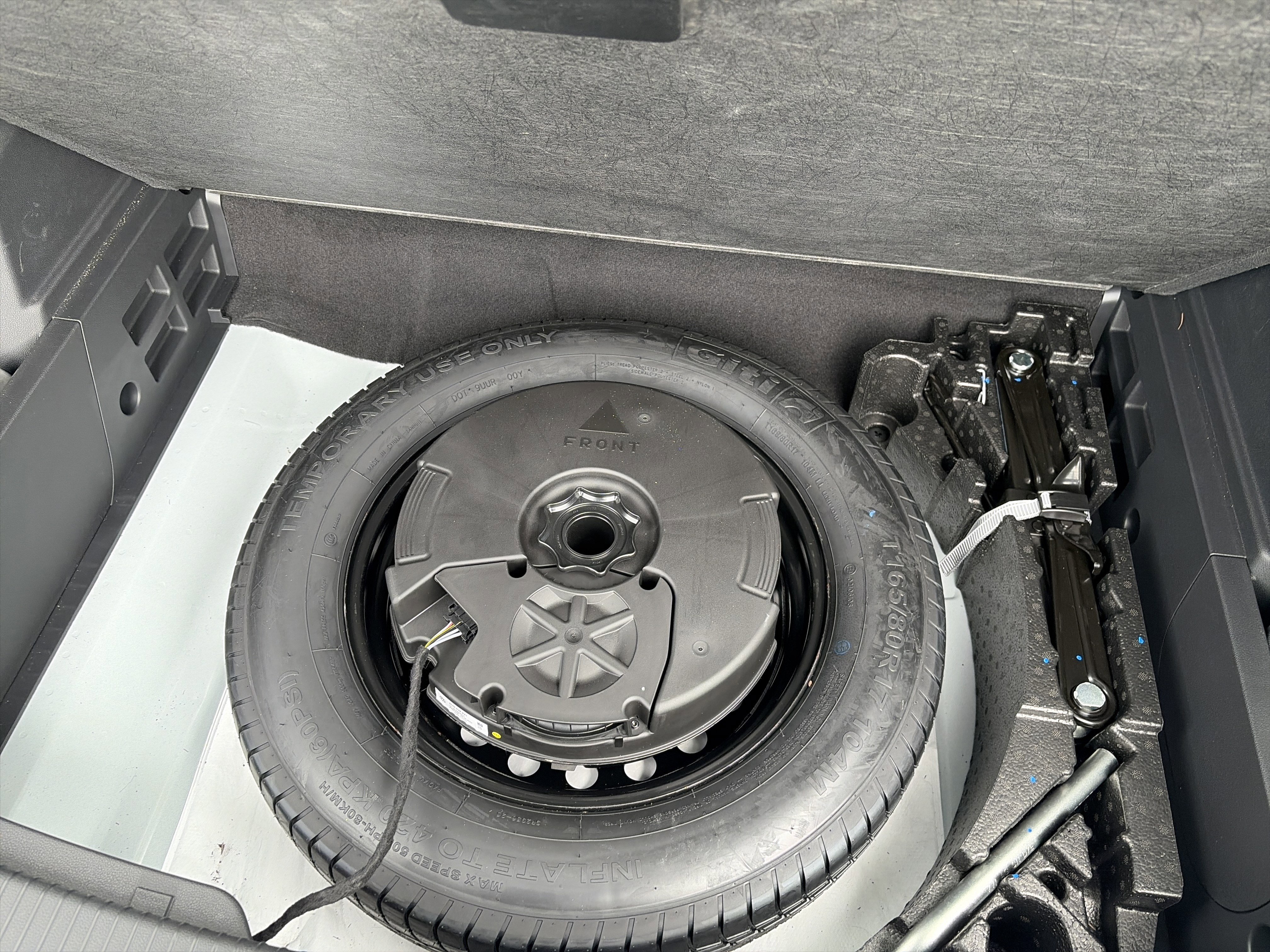 Used 2024 Volkswagen Atlas Cross Sport SEL Premium R-Line image 37