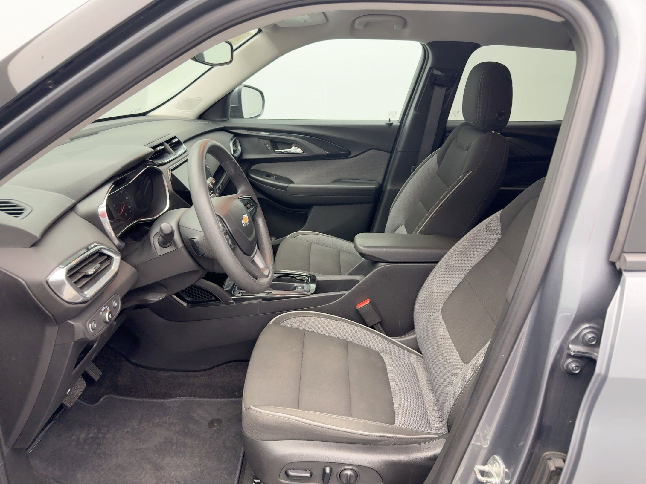 Certified 2022 Chevrolet TrailBlazer LT w/ Convenience Package image 4