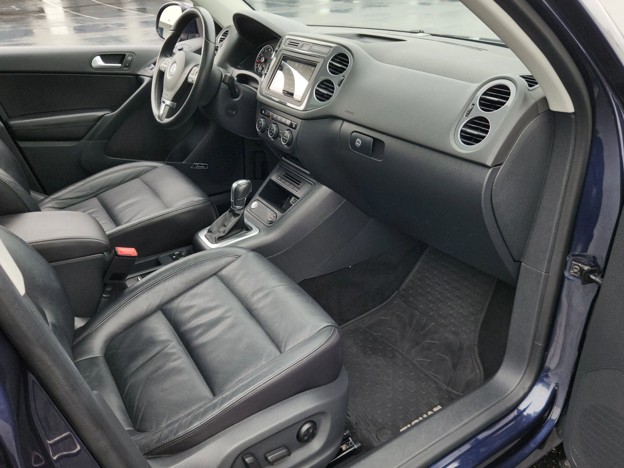 Used 2016 Volkswagen Tiguan SEL image 19