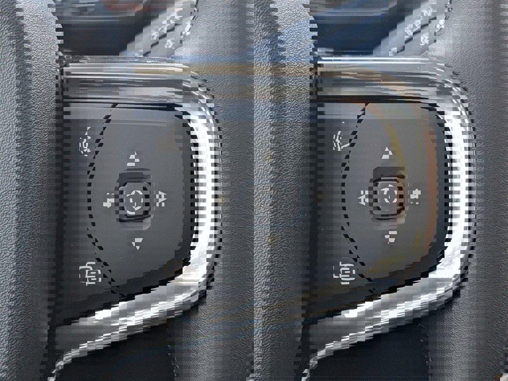 New 2026 Volvo XC40 B4 Core image 38