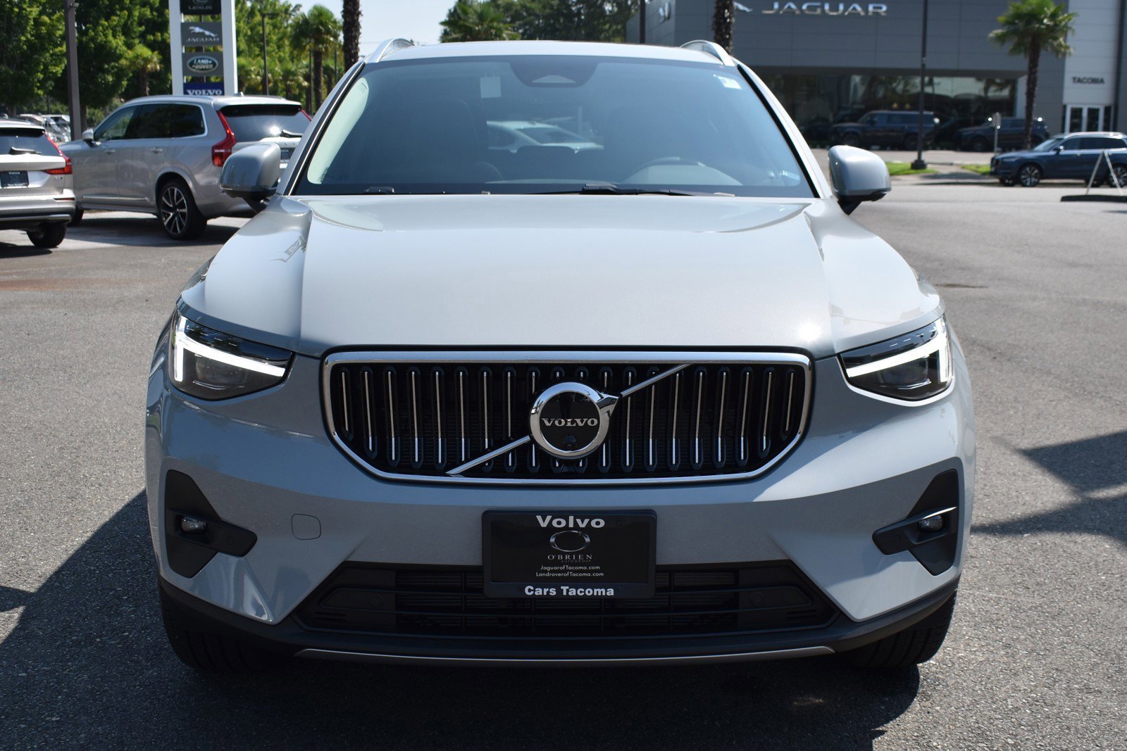 Used 2025 Volvo XC40 B5 Plus w/ Climate Package image 11