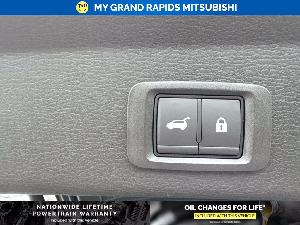 New 2026 Mitsubishi Outlander SE AWD/4WD image 18