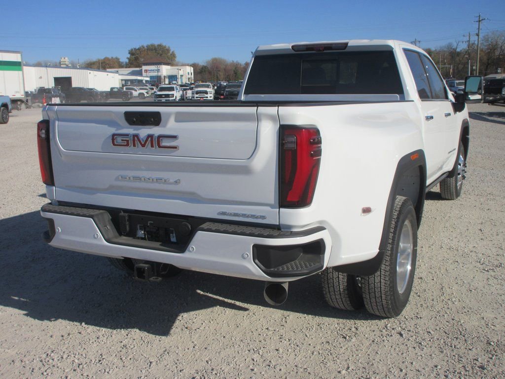 New 2026 GMC Sierra 3500 Denali w/ Denali Reserve Package AWD/4WD image 5