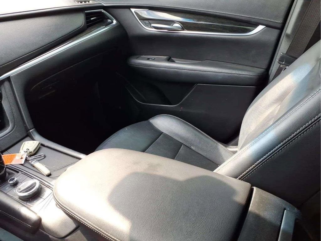 Used 2020 Cadillac XT5 Premium Luxury FWD image 12