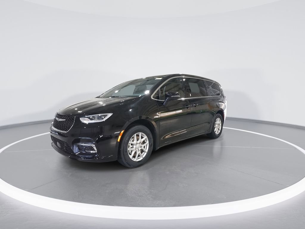 New 2026 Chrysler Pacifica Select image 4