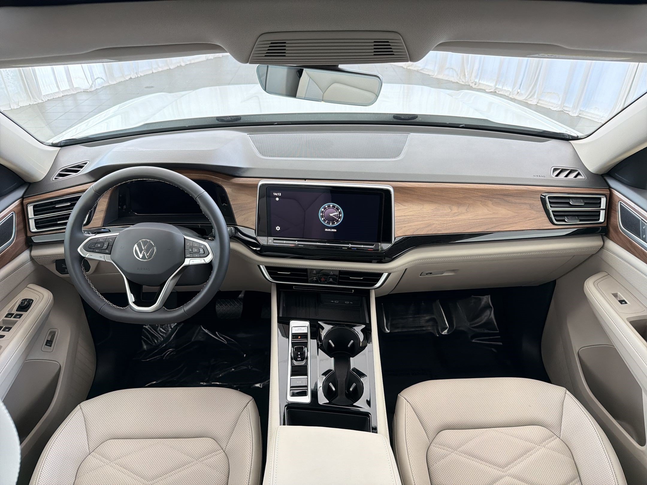 New 2026 Volkswagen Atlas SE FWD image 17