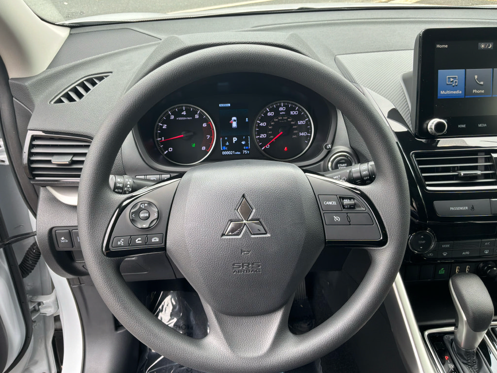 New 2025 Mitsubishi Eclipse Cross LE AWD/4WD image 16