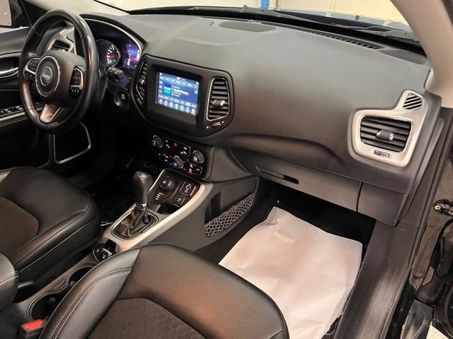 Used 2021 Jeep Compass Latitude w/ Driver Assistance Group AWD/4WD image 11