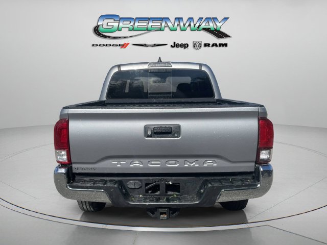 Used 2020 Toyota Tacoma SR5 RWD image 3