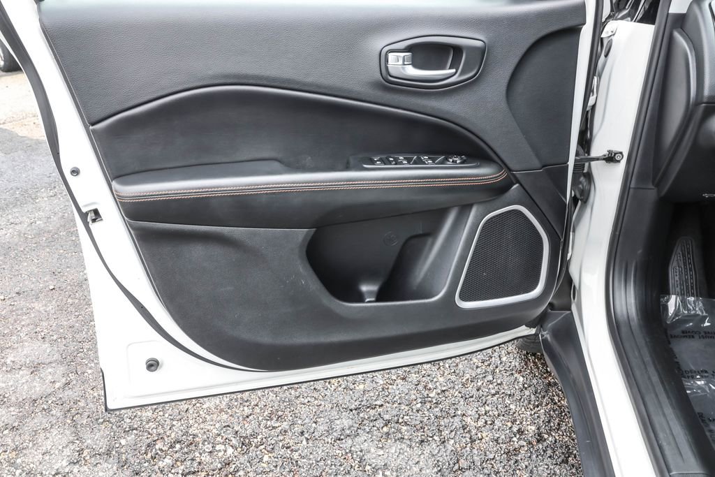 Used 2018 Jeep Compass Limited w/ Navigation Group image 27