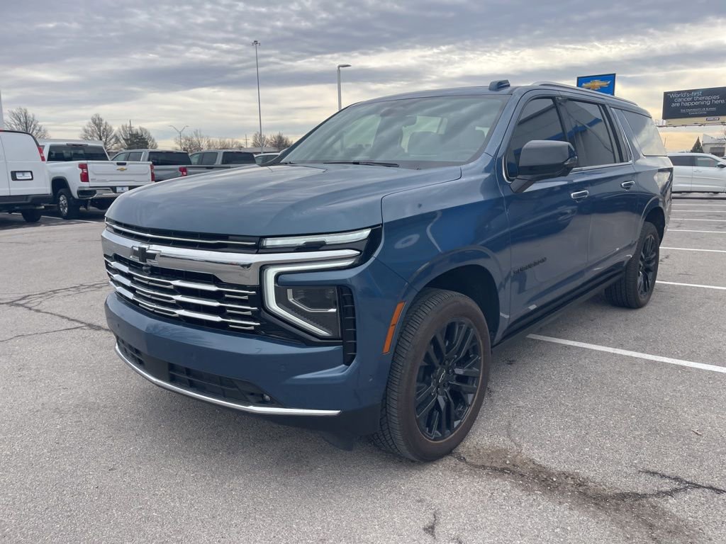 New 2025 Chevrolet Suburban Premier image 7