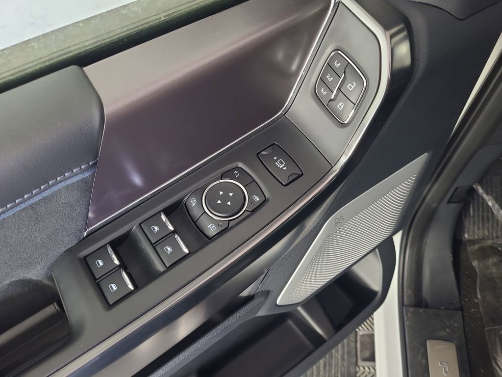 New 2026 Ford F250 Platinum image 19