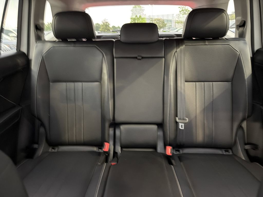 Used 2024 Volkswagen Tiguan SE FWD image 30