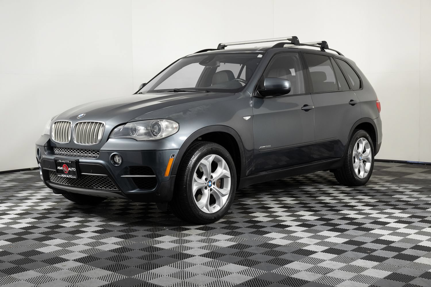 Used 2013 BMW X5 xDrive50i w/ Sport Activity Pkg AWD/4WD image 1