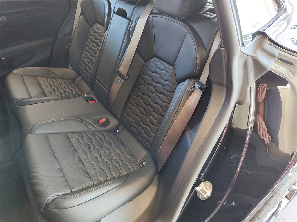 New 2026 Audi RS e-tron GT performance image 10