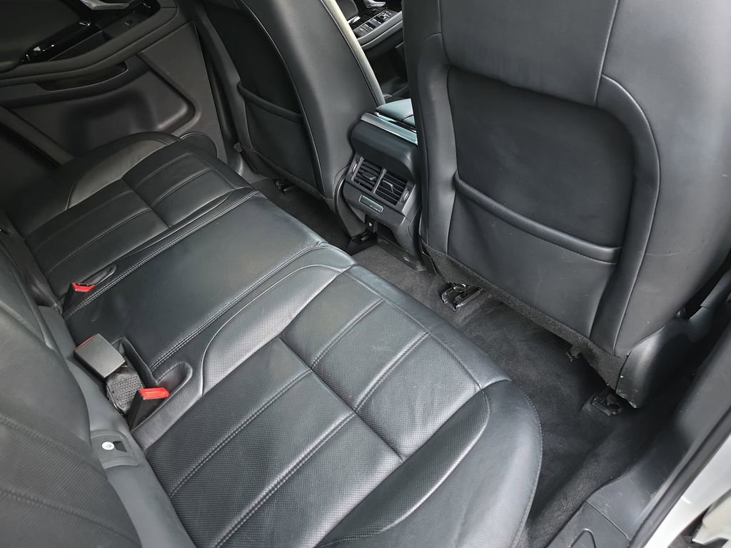 Used 2020 Land Rover Range Rover Evoque S image 13