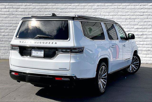 Certified 2024 Jeep Grand Wagoneer L Series III AWD/4WD image 13