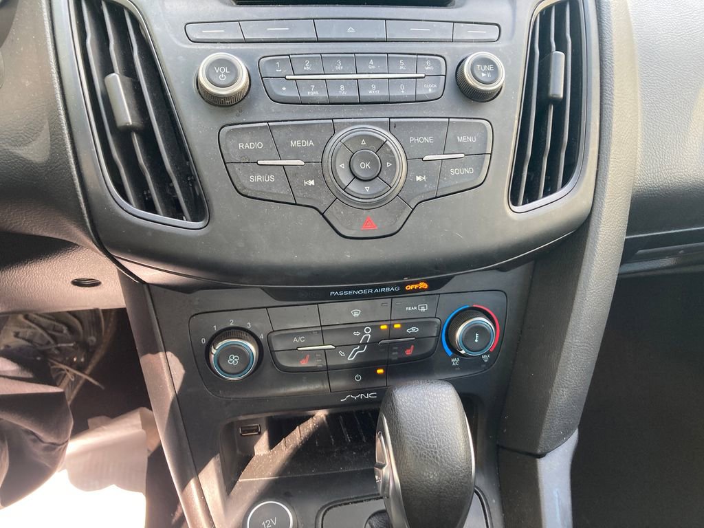 Used 2017 Ford Focus SE w/ Cold Weather Package image 25