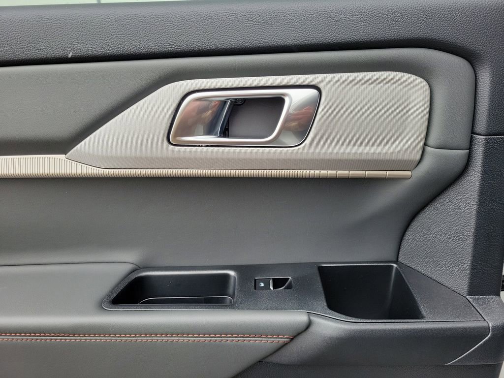 New 2025 Ford Explorer Active w/ Active Comfort Package image 14