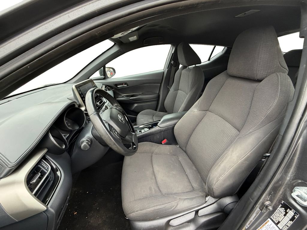 Used 2019 Toyota C-HR XLE image 10