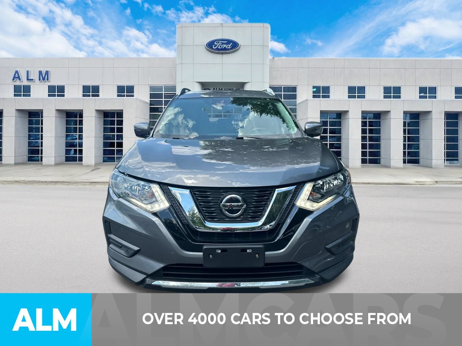 Used 2019 Nissan Rogue SV w/ Premium Package FWD image 2