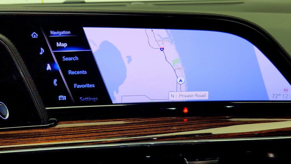 Used 2022 Cadillac Escalade Premium Luxury w/ Performance Package AWD/4WD image 20