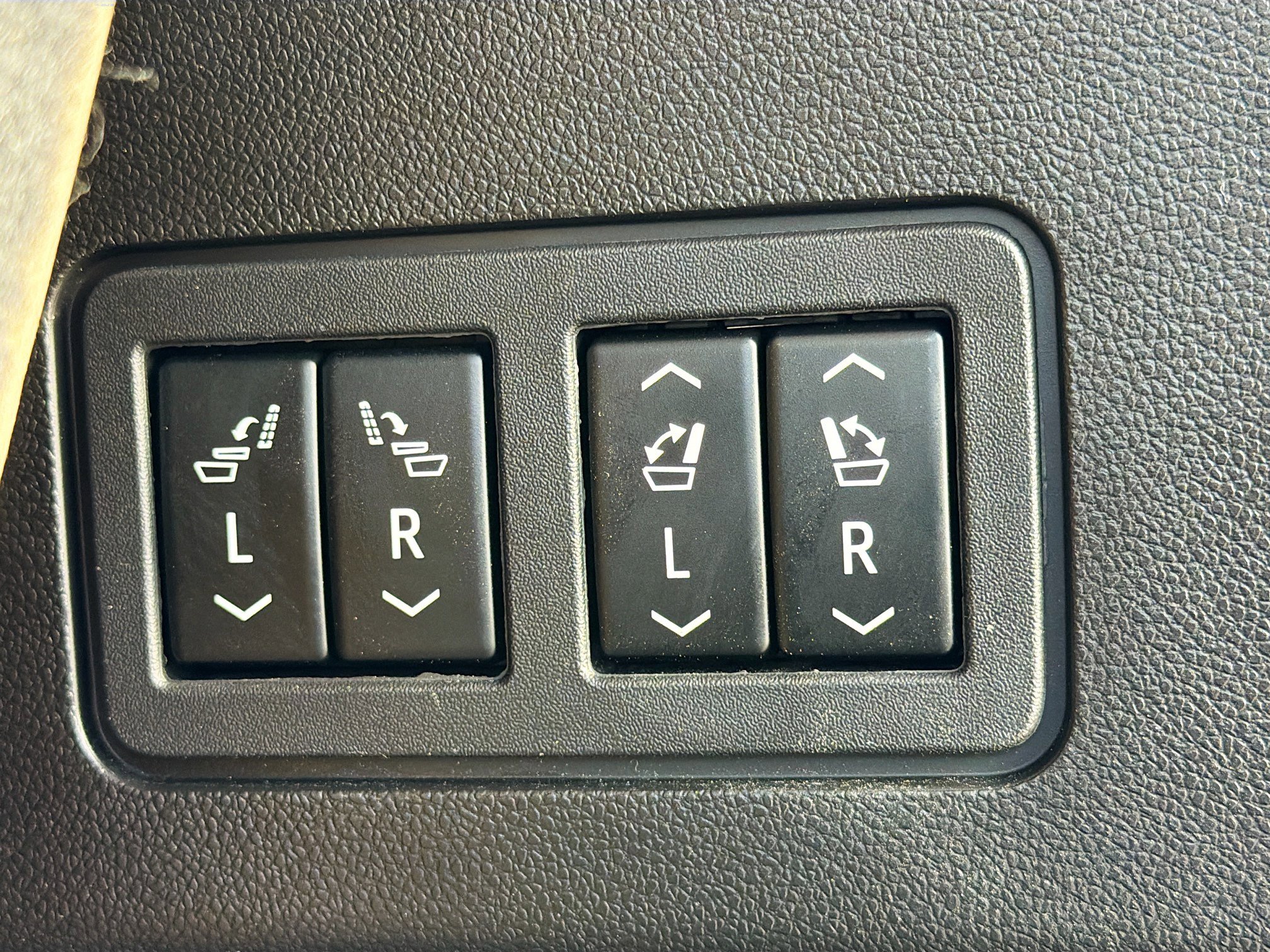 Used 2024 Cadillac XT6 Premium Luxury w/ Platinum Package AWD/4WD image 12