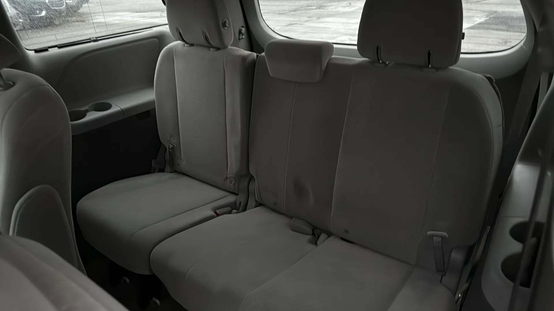 Used 2018 Toyota Sienna LE image 10