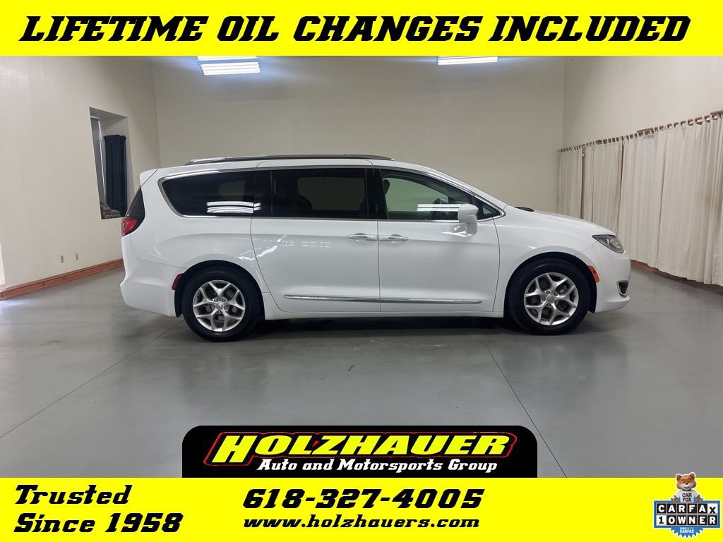 Used 2018 Chrysler Pacifica Touring-L w/ Tire & Wheel Group FWD image 1