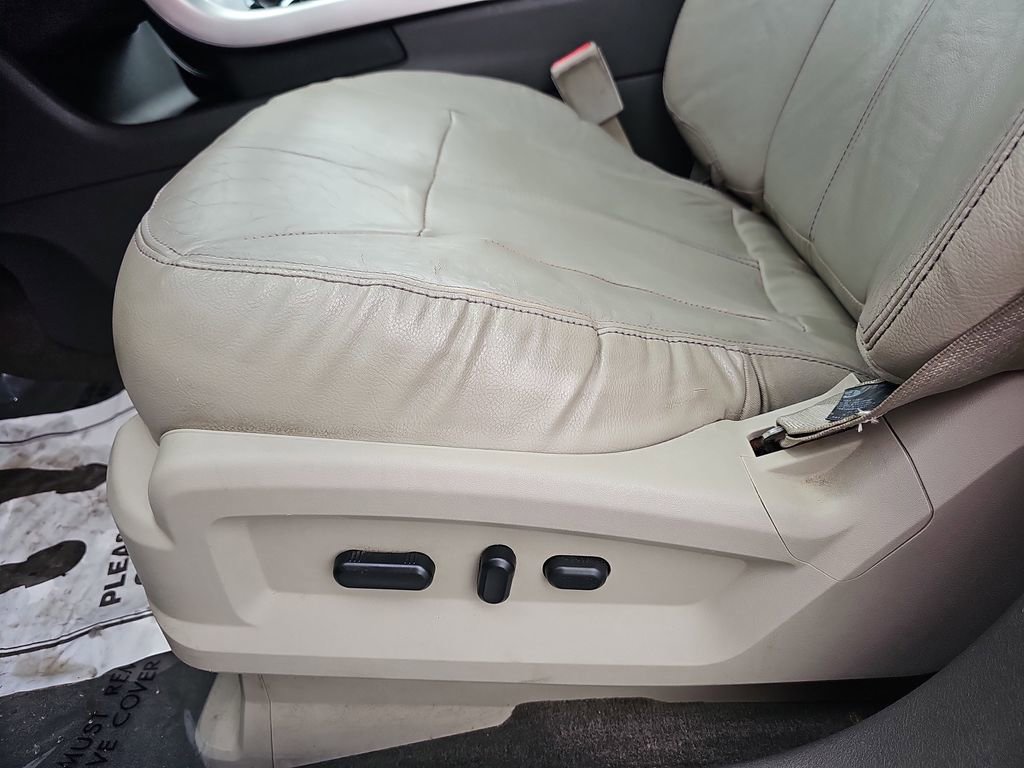 Used 2012 Ford Edge Limited image 32