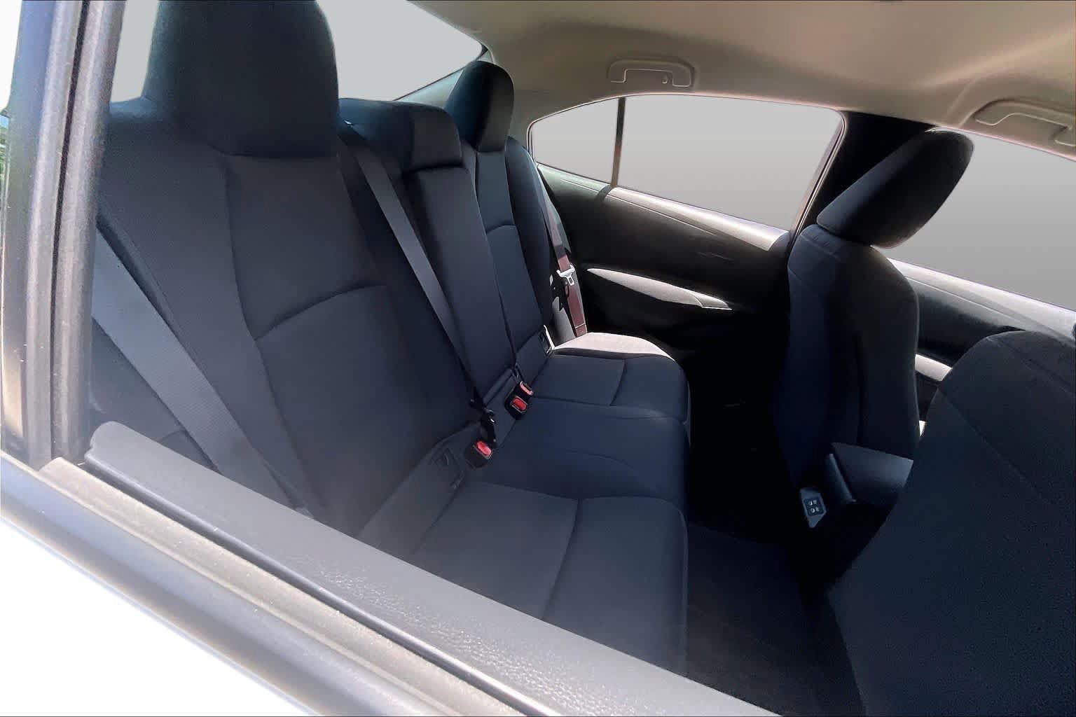Used 2025 Toyota Corolla LE w/ LE Premium Package FWD image 18