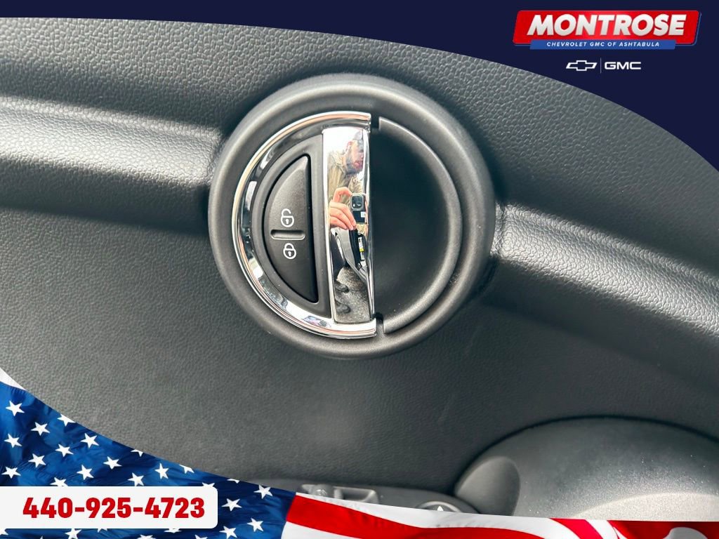 Used 2020 MINI Cooper 2-Door Hardtop image 10