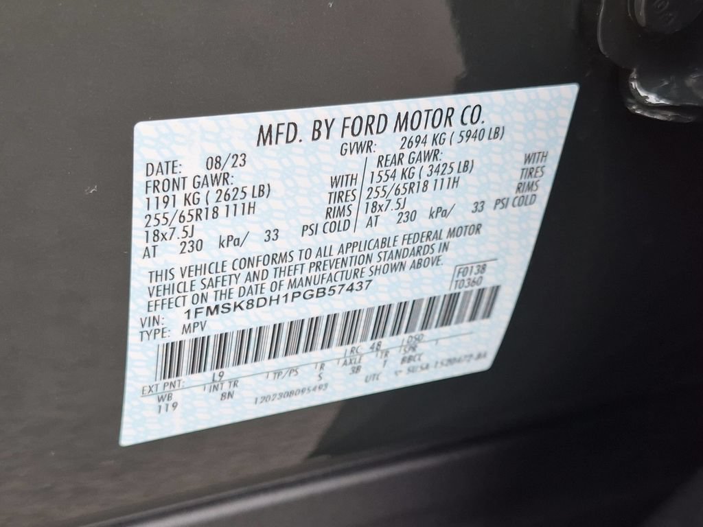 Used 2023 Ford Explorer XLT AWD/4WD image 25