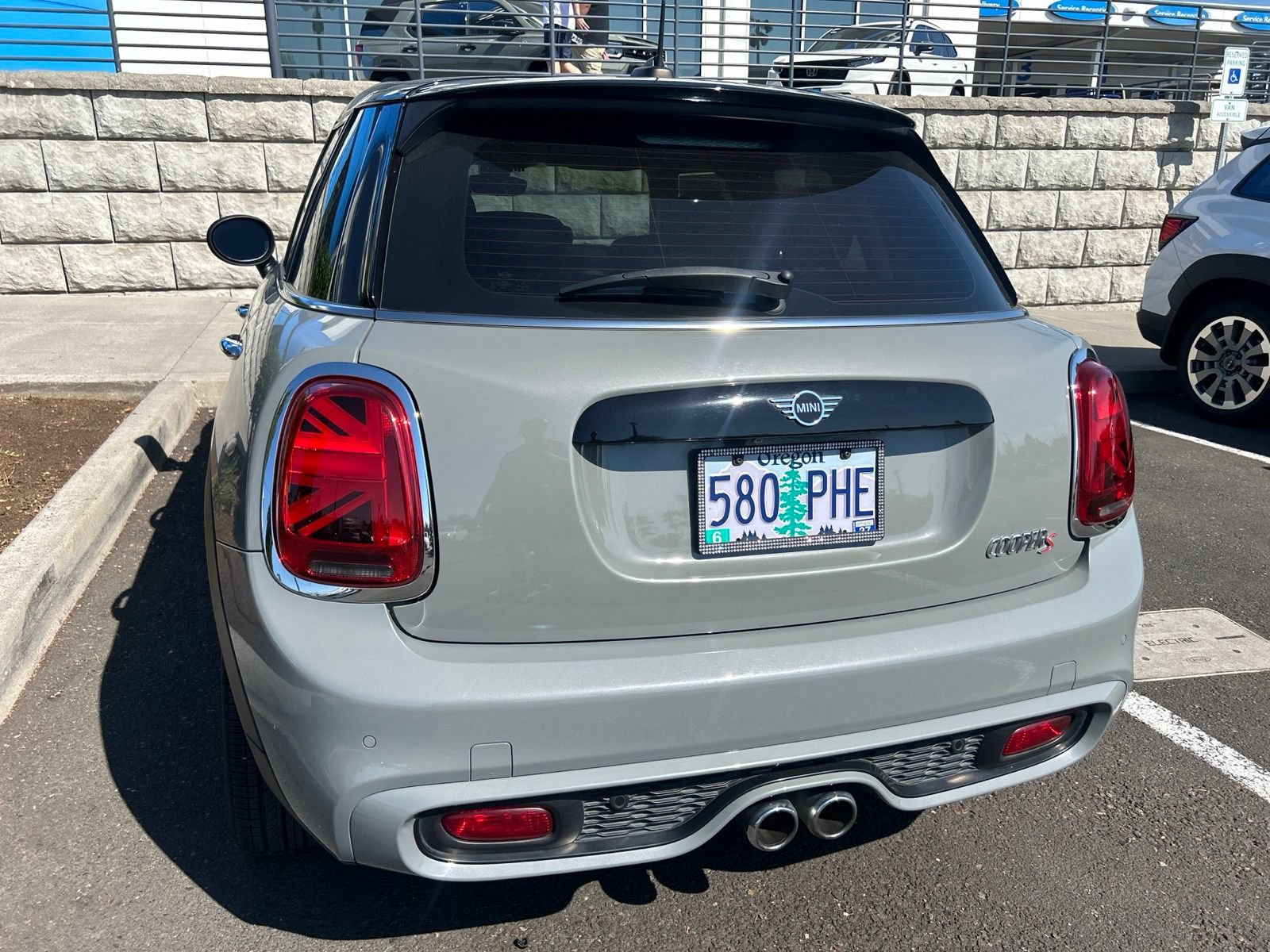 Used 2019 MINI Cooper S w/ Signature Upholstery Package FWD image 5
