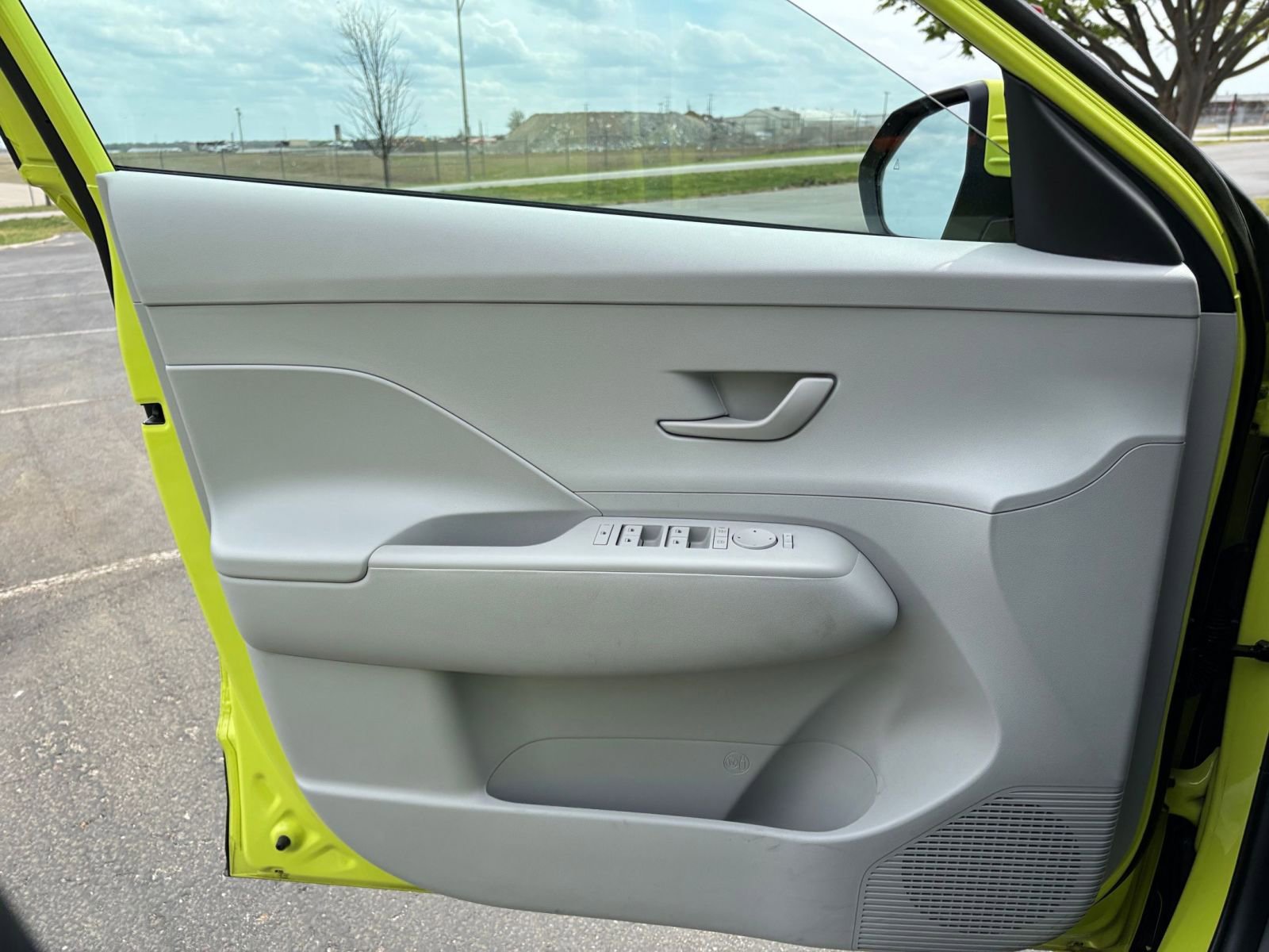 Used 2025 Hyundai Kona SEL FWD image 18