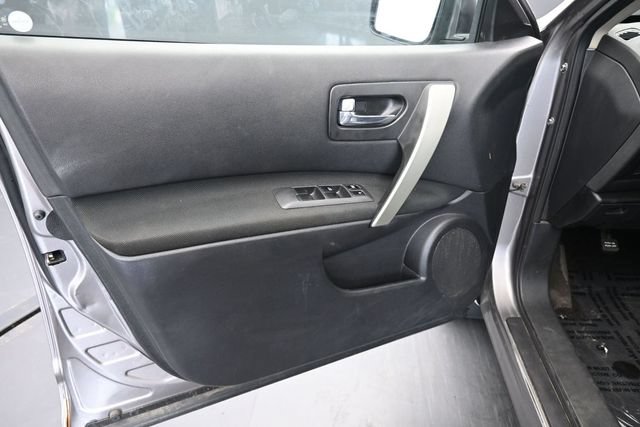 Used 2013 Nissan Rogue SV w/ Premium Pkg AWD/4WD image 16