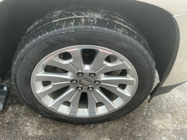 Used 2017 Cadillac Escalade Premium Luxury image 18