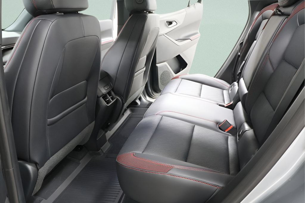 New 2027 Chevrolet Equinox RS w/ Safety and Technology Package FWD image 27