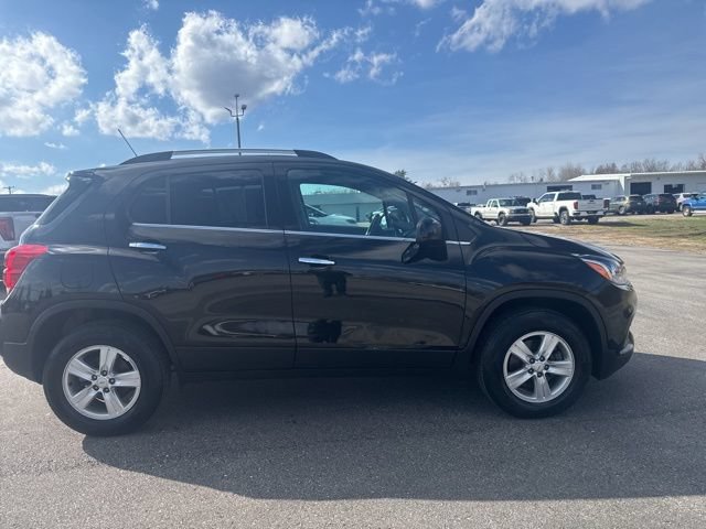 Used 2020 Chevrolet Trax LT w/ LT Convenience Package AWD/4WD image 6