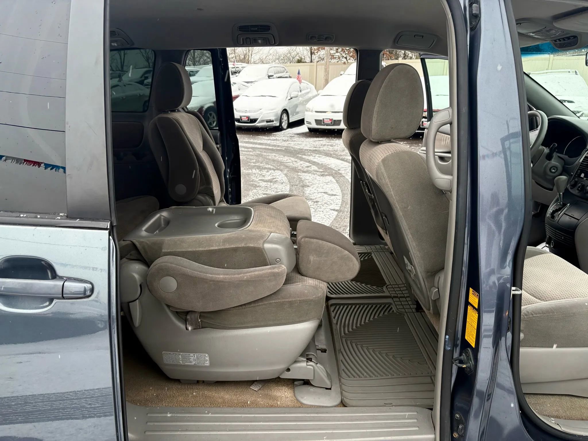 Used 2010 Toyota Sienna LE image 28