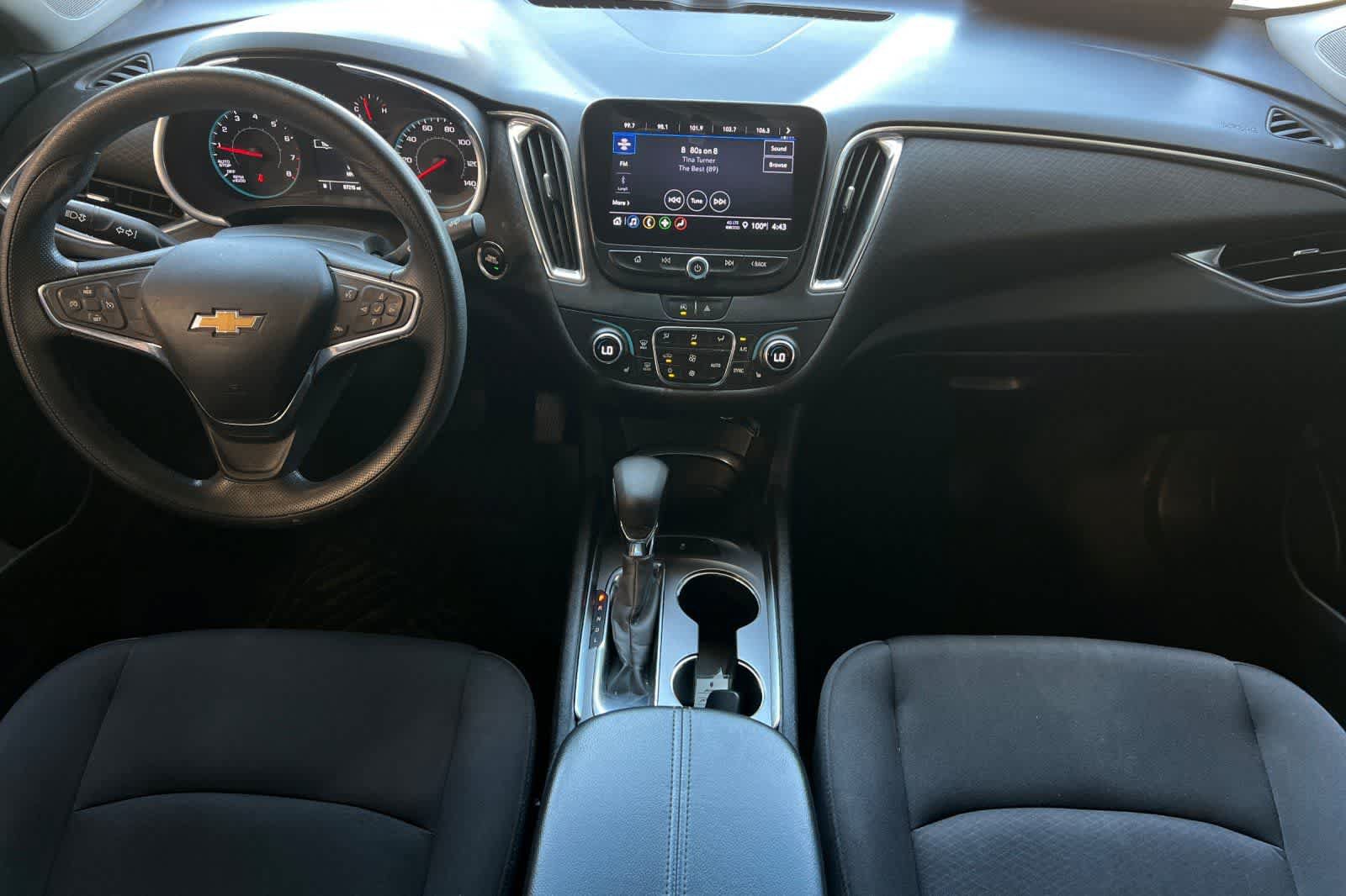 Used 2021 Chevrolet Malibu LT FWD image 4